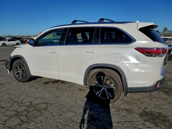 5TDJKRFH6GS347727 2016 TOYOTA HIGHLANDER - Image 2