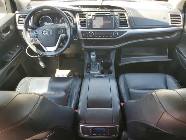 5TDJKRFH6GS349848 2016 TOYOTA HIGHLANDER - Image 8