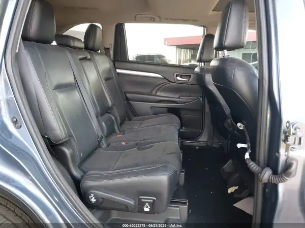 5TDJKRFH6GS353656 2016 TOYOTA HIGHLANDER - Image 8
