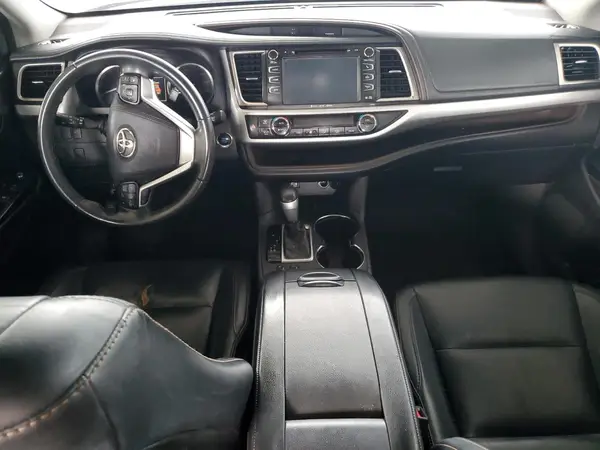 5TDJKRFH6GS504835 2016 TOYOTA HIGHLANDER - Image 8