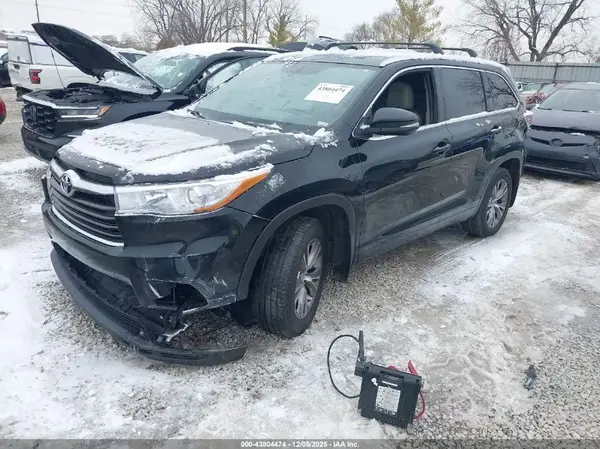 5TDJKRFH6GS505824 2016 TOYOTA HIGHLANDER - Image 2