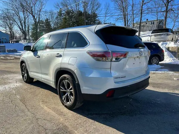 5TDJKRFH7GS230996 2016 TOYOTA HIGHLANDER - Image 2