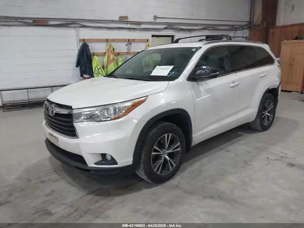 5TDJKRFH7GS237396 2016 TOYOTA HIGHLANDER - Image 2