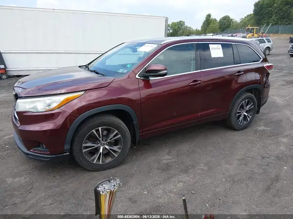 5TDJKRFH7GS246650 2016 TOYOTA HIGHLANDER - Image 2