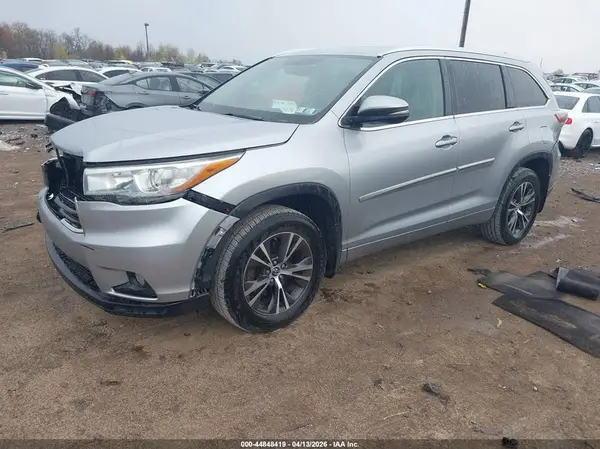5TDJKRFH7GS249158 2016 TOYOTA HIGHLANDER - Image 2