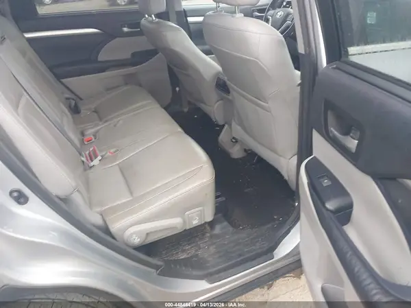 5TDJKRFH7GS249158 2016 TOYOTA HIGHLANDER - Image 8