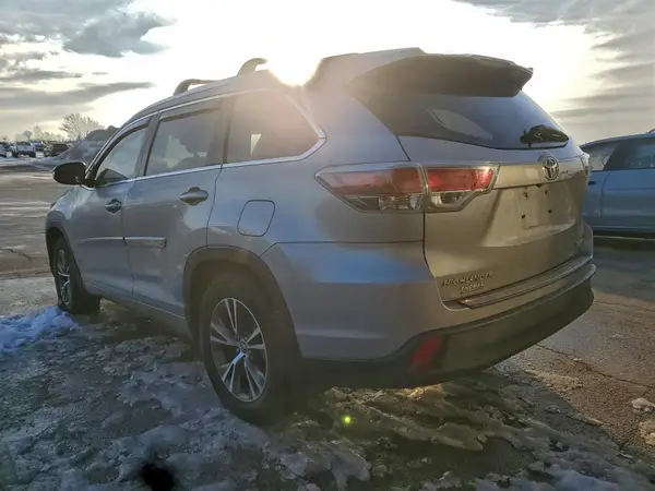 5TDJKRFH7GS255459 2016 TOYOTA HIGHLANDER - Image 2