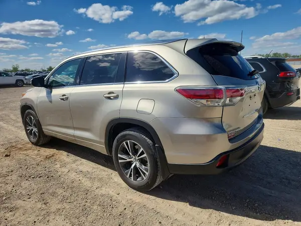 5TDJKRFH7GS256949 2016 TOYOTA HIGHLANDER - Image 2