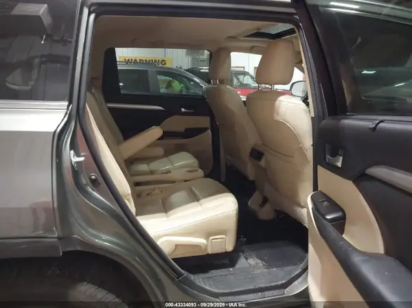 5TDJKRFH7GS274500 2016 TOYOTA HIGHLANDER - Image 8