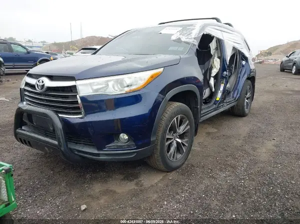 5TDJKRFH7GS276649 2016 TOYOTA HIGHLANDER - Image 2
