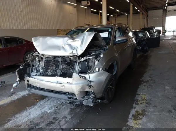 5TDJKRFH7GS281026 2016 TOYOTA HIGHLANDER - Image 2