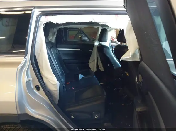 5TDJKRFH7GS281026 2016 TOYOTA HIGHLANDER - Image 8