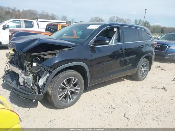 5TDJKRFH7GS282791 2016 TOYOTA HIGHLANDER - Image 2