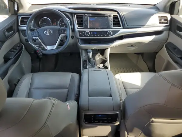 5TDJKRFH7GS284427 2016 TOYOTA HIGHLANDER - Image 8