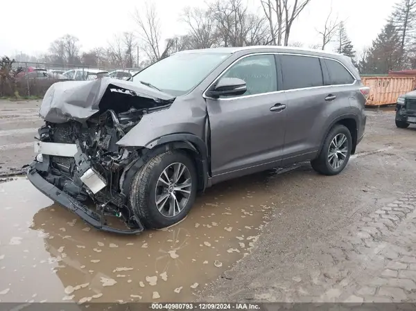 5TDJKRFH7GS294701 2016 TOYOTA HIGHLANDER - Image 2