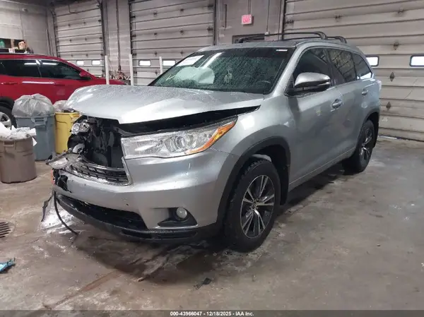 5TDJKRFH7GS295251 2016 TOYOTA HIGHLANDER - Image 2