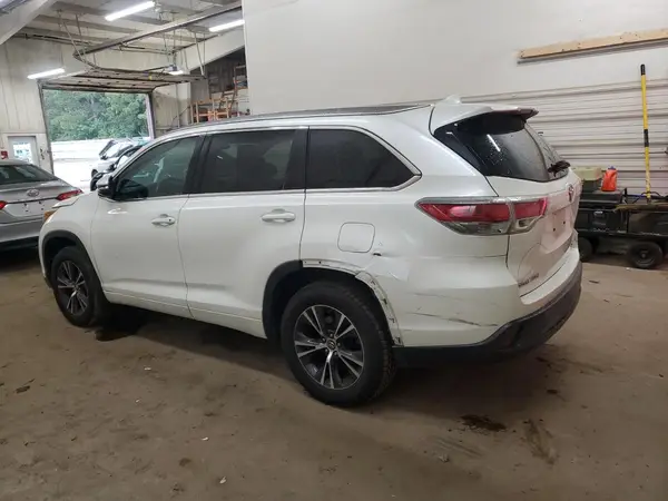 5TDJKRFH7GS299008 2016 TOYOTA HIGHLANDER - Image 2
