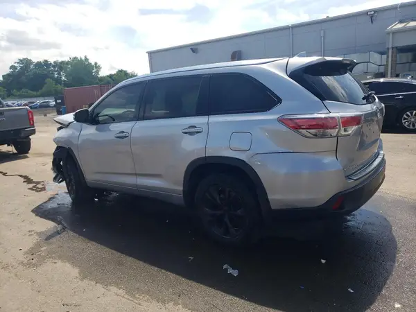 5TDJKRFH7GS301050 2016 TOYOTA HIGHLANDER - Image 2