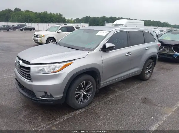 5TDJKRFH7GS303817 2016 TOYOTA HIGHLANDER - Image 2