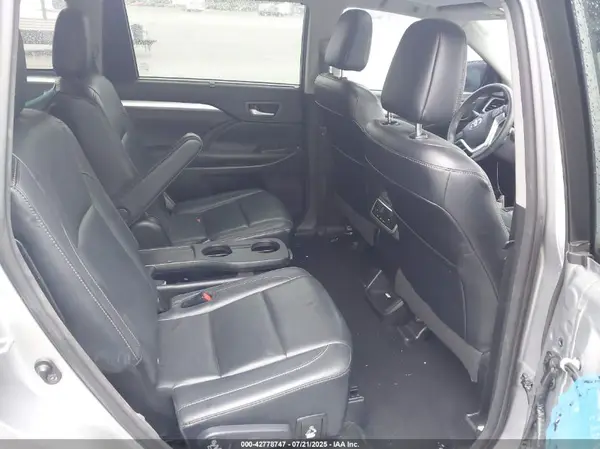 5TDJKRFH7GS303817 2016 TOYOTA HIGHLANDER - Image 8