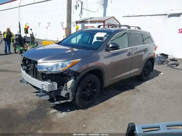 5TDJKRFH7GS306328 2016 TOYOTA HIGHLANDER - Image 2