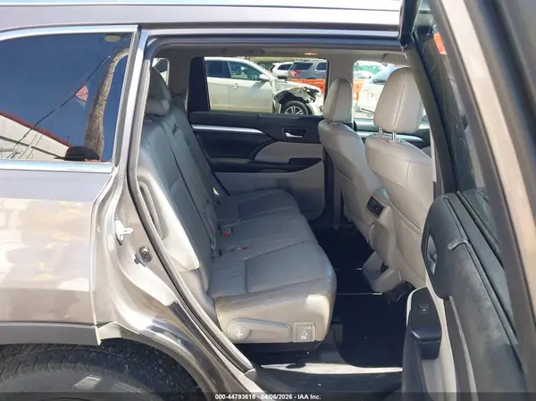 5TDJKRFH7GS306328 2016 TOYOTA HIGHLANDER - Image 8