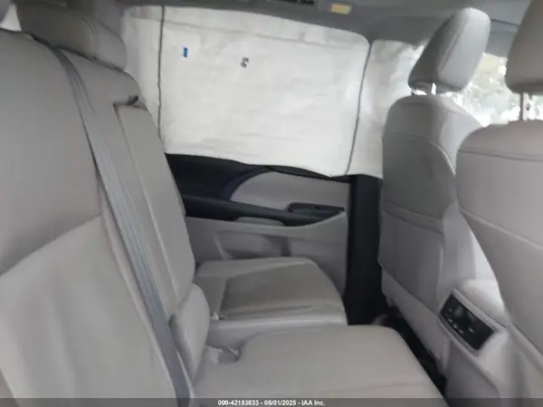 5TDJKRFH7GS313781 2016 TOYOTA HIGHLANDER - Image 8