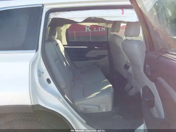 5TDJKRFH7GS316356 2016 TOYOTA HIGHLANDER - Image 8
