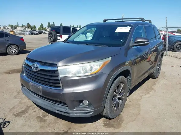 5TDJKRFH7GS317359 2016 TOYOTA HIGHLANDER - Image 2