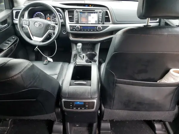 5TDJKRFH7GS320018 2016 TOYOTA HIGHLANDER - Image 8