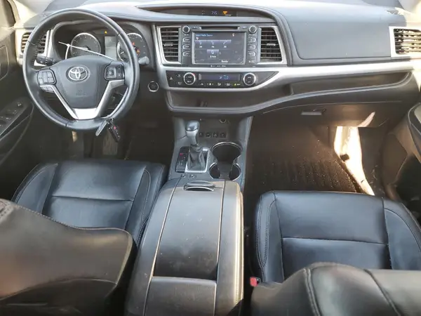 5TDJKRFH7GS322030 2016 TOYOTA HIGHLANDER - Image 8