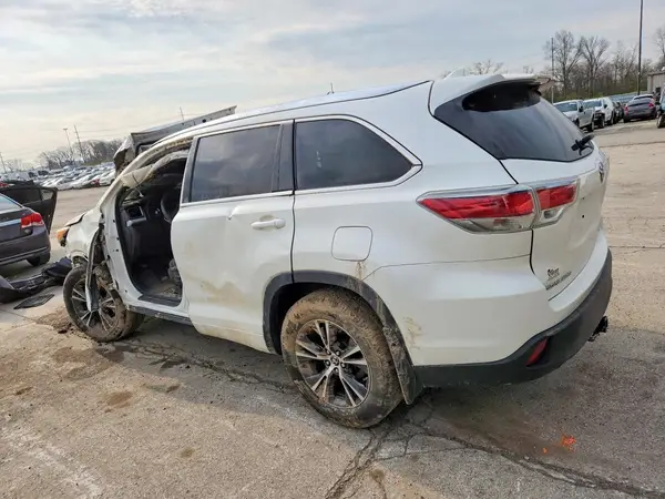 5TDJKRFH7GS323548 2016 TOYOTA HIGHLANDER - Image 2