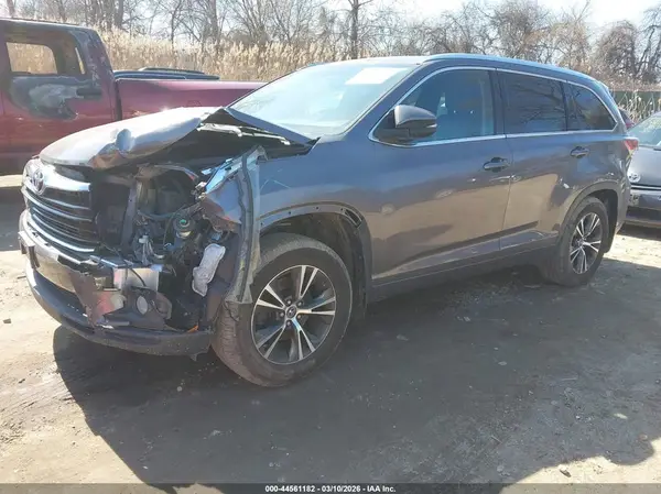 5TDJKRFH7GS334999 2016 TOYOTA HIGHLANDER - Image 2