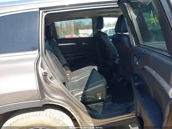 5TDJKRFH7GS334999 2016 TOYOTA HIGHLANDER - Image 8