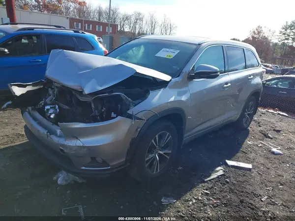 5TDJKRFH7GS339085 2016 TOYOTA HIGHLANDER - Image 2