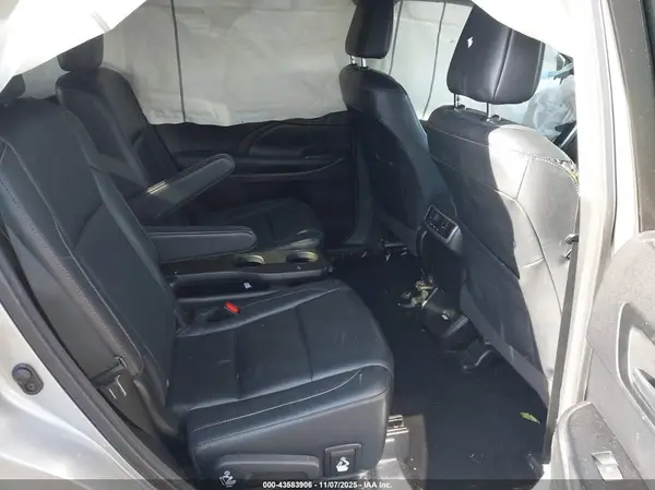 5TDJKRFH7GS339085 2016 TOYOTA HIGHLANDER - Image 8