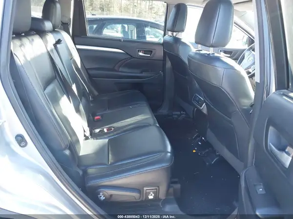 5TDJKRFH7GS342889 2016 TOYOTA HIGHLANDER - Image 8