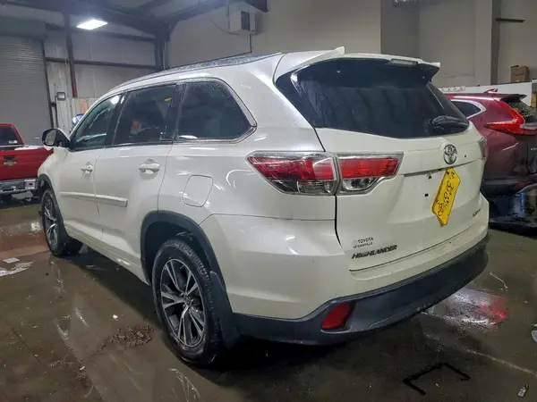 5TDJKRFH7GS346859 2016 TOYOTA HIGHLANDER - Image 2