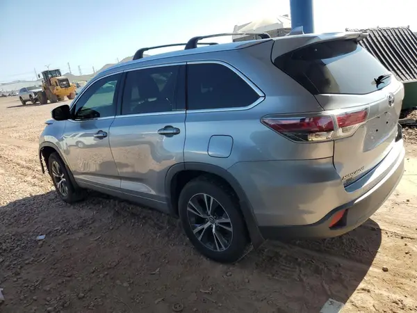 5TDJKRFH7GS348398 2016 TOYOTA HIGHLANDER - Image 2