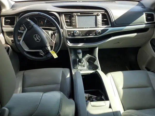 5TDJKRFH7GS348398 2016 TOYOTA HIGHLANDER - Image 8