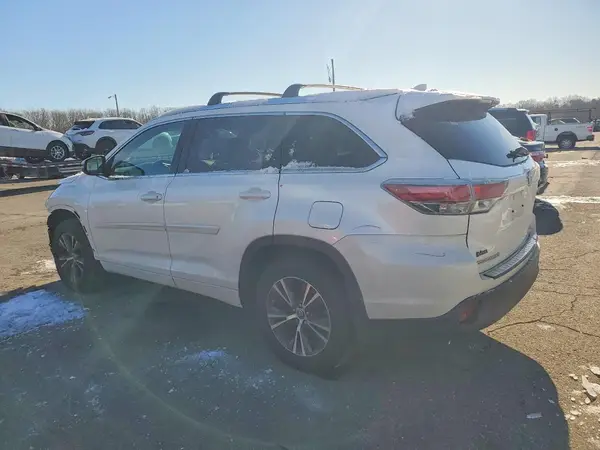 5TDJKRFH7GS351592 2016 TOYOTA HIGHLANDER - Image 2