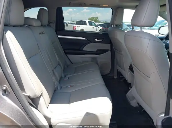 5TDJKRFH7GS352080 2016 TOYOTA HIGHLANDER - Image 8