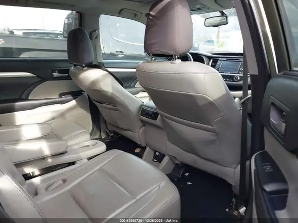 5TDJKRFH7GS353102 2016 TOYOTA HIGHLANDER - Image 8