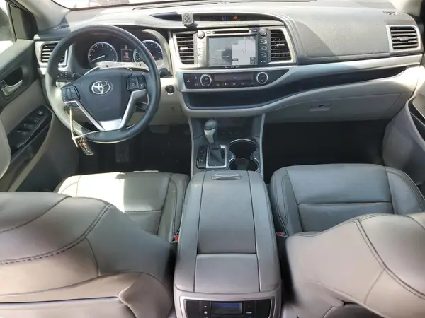 5TDJKRFH7GS353505 2016 TOYOTA HIGHLANDER - Image 8