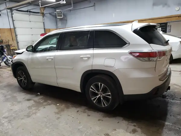 5TDJKRFH7GS353732 2016 TOYOTA HIGHLANDER - Image 2