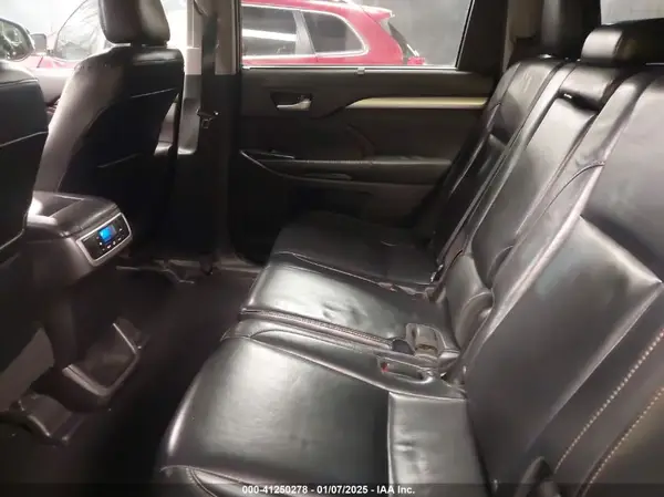 5TDJKRFH7GS500194 2016 TOYOTA HIGHLANDER - Image 8