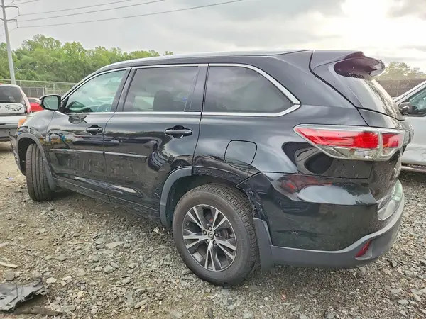 5TDJKRFH7GS501491 2016 TOYOTA HIGHLANDER - Image 2