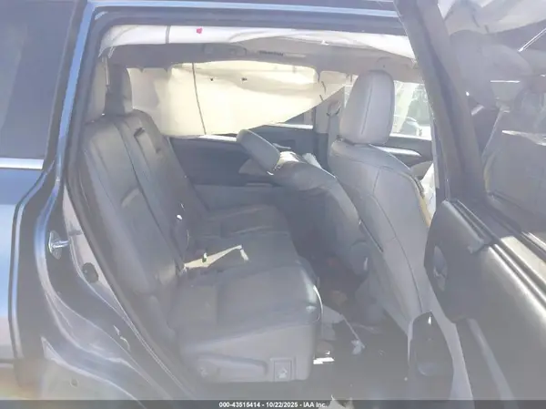 5TDJKRFH7GS501815 2016 TOYOTA HIGHLANDER - Image 8