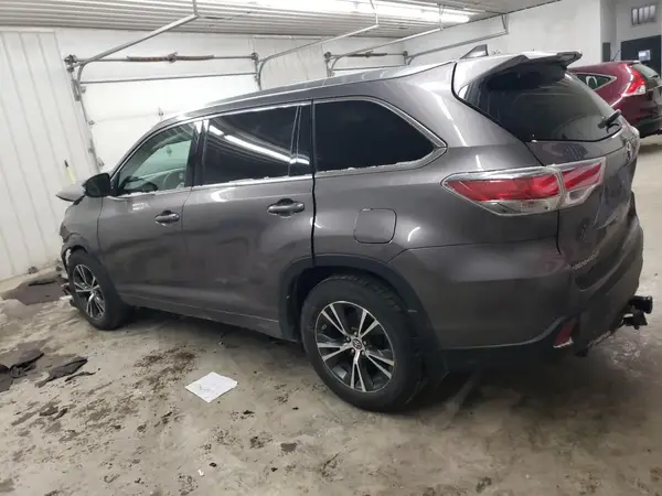 5TDJKRFH7GS502642 2016 TOYOTA HIGHLANDER - Image 2