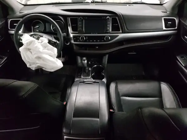 5TDJKRFH7GS502642 2016 TOYOTA HIGHLANDER - Image 8